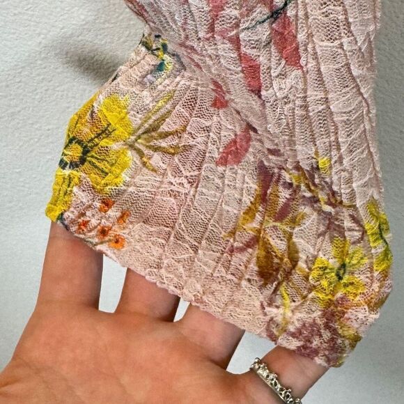 Free People We The Free Angelina Lace Top in Light Pink Yellow Floral Combo XL - Picture 4 of 11